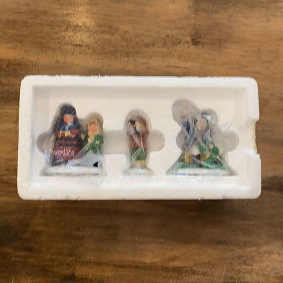 Dept 56 The Old Man And The Sea Figurine Set Christmas Village #5655-3 - Picture 9 of 9